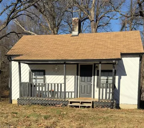 1104 Rucker St, Greensboro, NC 27407