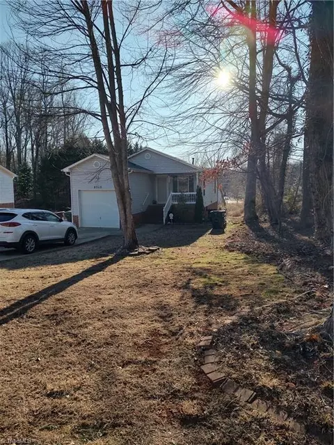2723 Leo Dr, Greensboro, NC 27405