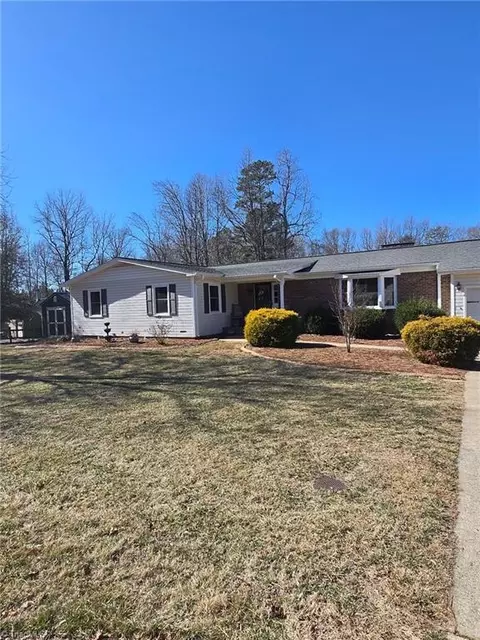322 Quail Ln, Thomasville, NC 27360