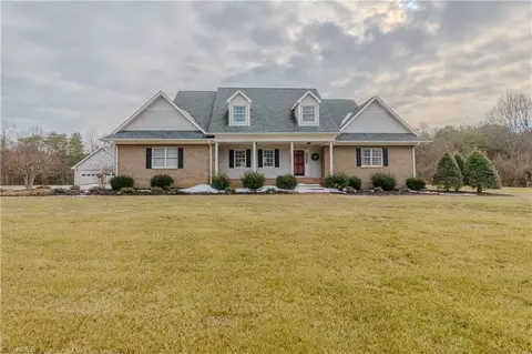 1783 Turner Mountain Rd, Mount Airy, NC 27030