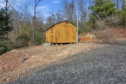 840 Summit Ridge Rd, Purlear, NC 28665 photo 18