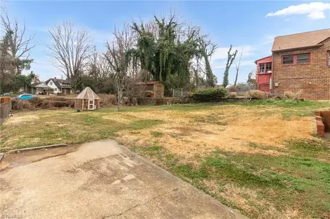 Exterior - 828 Circle Dr, High Point, NC 27262 photo 2 of 6