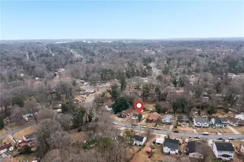 View/Area - 828 Circle Dr, High Point, NC 27262 photo 6 of 7