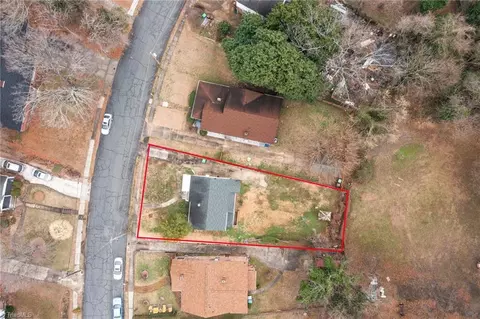 View/Area - 828 Circle Dr, High Point, NC 27262 photo 2 of 7