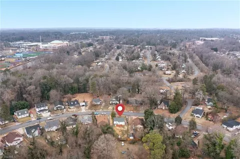 View/Area - 828 Circle Dr, High Point, NC 27262 photo 4 of 7