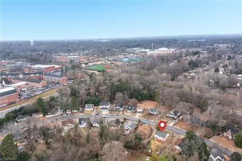 View/Area - 828 Circle Dr, High Point, NC 27262 photo 3 of 7