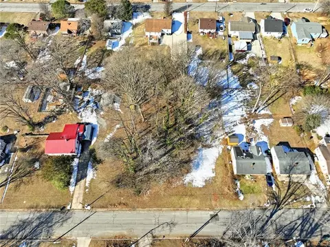 210 Paramount St, High Point, NC 27260 photo 2