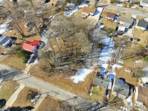 210 Paramount St, High Point, NC 27260 photo 5