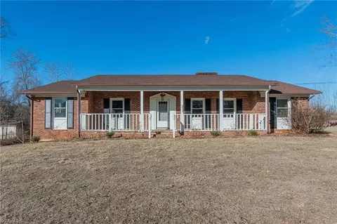 213 Sidney St, Lexington, NC 27295