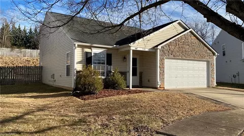 520 Martha Ct, Kernersville, NC 27284