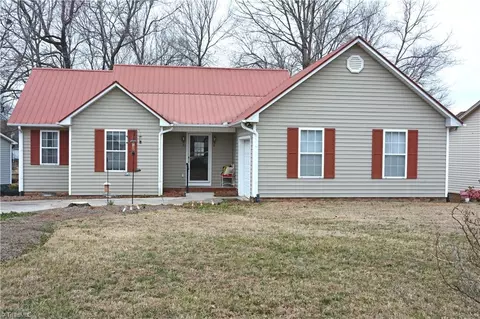 206 Ridge Creek Dr, Trinity, NC 27370