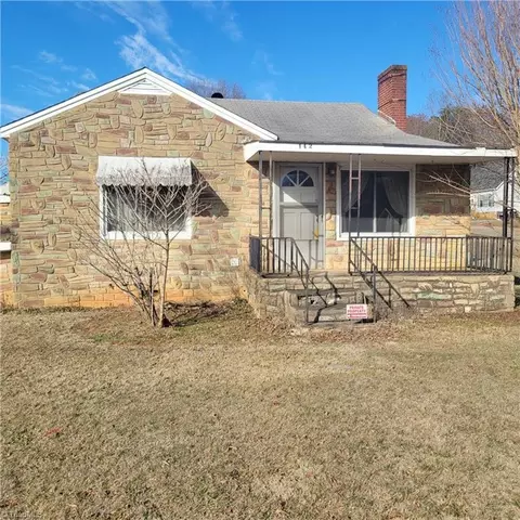 142 Motsinger Dr, Winston Salem, NC 27107