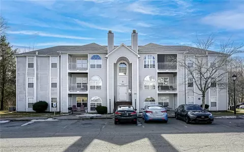 514 Rivertree Ln, Winston Salem, NC 27103