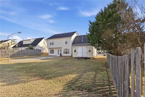 Exterior - 3871 Eagleston Ct, High Point, NC 27265 photo 4 of 5