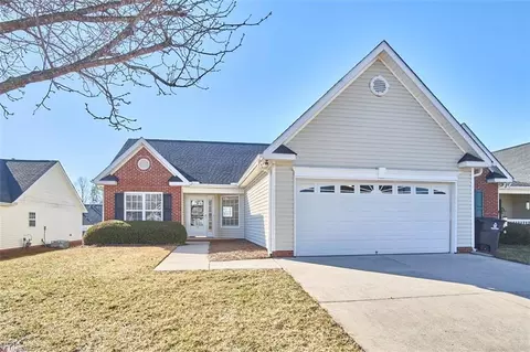3958 Parkview Ct, Winston Salem, NC 27127