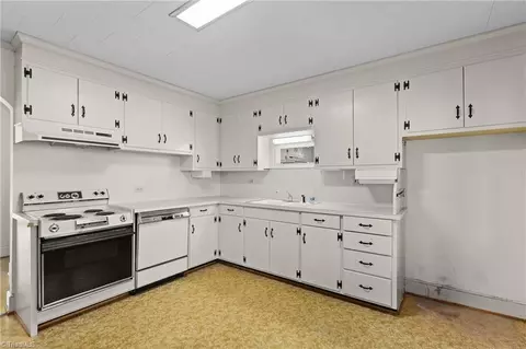 Kitchen - 827 Dodson Mill Rd, Pilot Mountain, NC 27041 photo 2 of 3