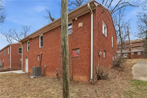Exterior - 844 Willow Pl, High Point, NC 27260 photo 5 of 6