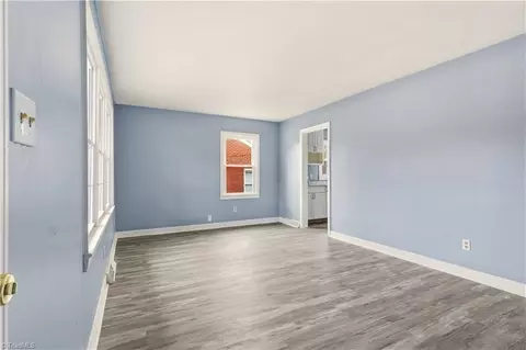 Living - 844 Willow Pl, High Point, NC 27260 photo 1 of 3