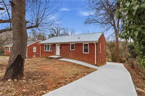 Exterior - 844 Willow Pl, High Point, NC 27260 photo 2 of 6