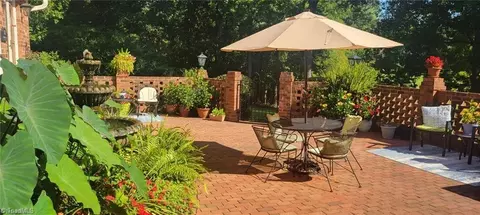 5001 Edinborough Rd, Greensboro, NC 27406