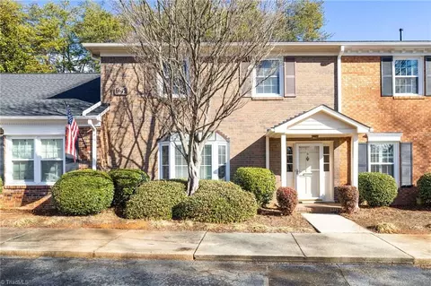 25 Fountain Manor Dr #B, Greensboro, NC 27405
