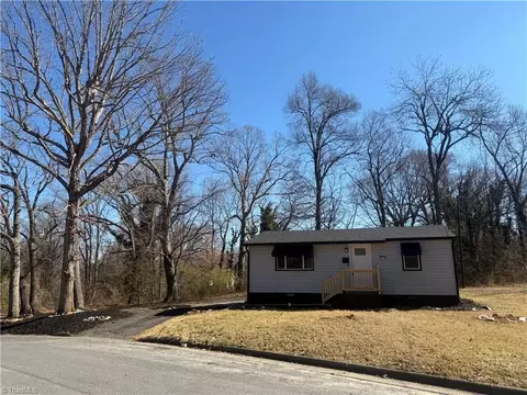 512 Glovinia St, Asheboro, NC 27203
