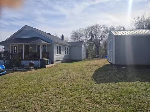 624 Fairplains Rd, North Wilkesboro, NC 28659