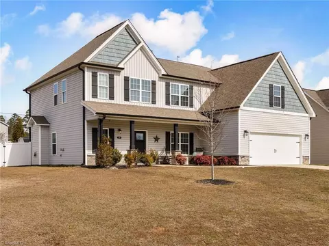 109 Phoenix Ct, Lexington, NC 27295