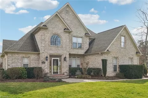 320 Panther Crk Ct, Winston Salem, NC 27107