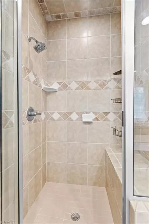 Bath - 7356 Belmont Dr, Trinity, NC 27370 photo 2 of 6