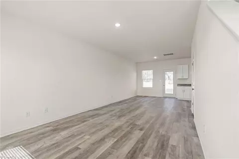 507 Grimes Ave E, High Point, NC 27260 photo 6