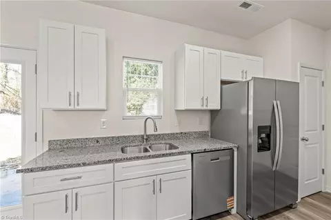 507 Grimes Ave E, High Point, NC 27260 photo 10