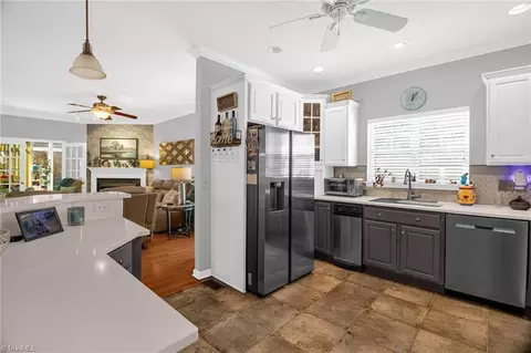 157 Calvin St, High Point, NC 27262