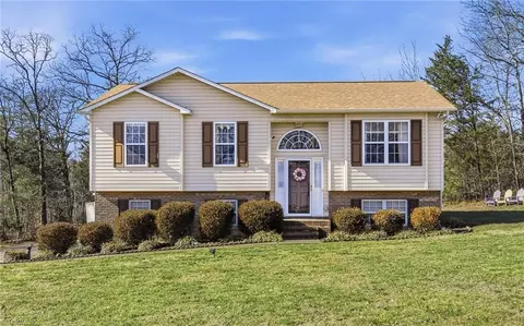 4024 Village Trace Dr, Tobaccoville, NC 27050