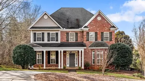 3900 Windsor Place Dr, Winston Salem, NC 27106