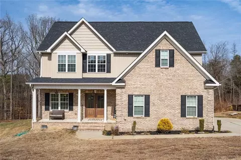 5008 Tamarack Dr, Greensboro, NC 27407