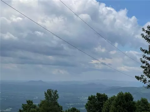 430 Reflections Point Trl, Fancy Gap, VA 24328 photo 7