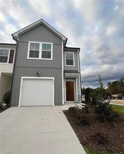 872 Falls Grove Trl, High Point, NC 27265