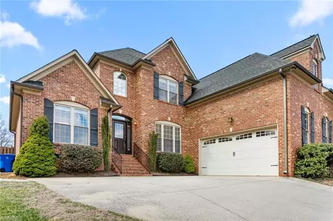 6003 Red Oak Ct, Kernersville, NC 27284