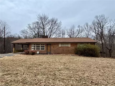 4140 Westfield Rd, Mount Airy, NC 27030