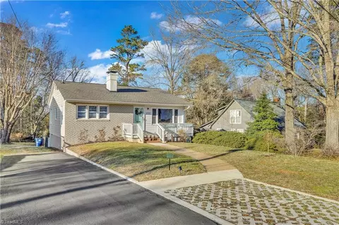 2777 Calumet St, Winston Salem, NC 27106
