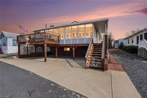 109 Scenic View Ln, New London, NC 28127