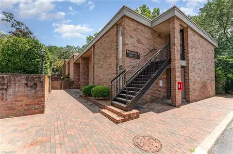 1757 Hawthorne Rd S, Winston Salem, NC 27103