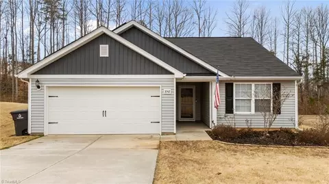 3742 Muddy Creek Ct, Winston Salem, NC 27107