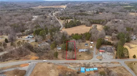 1125 Main St, Walnut Cove, NC 27052