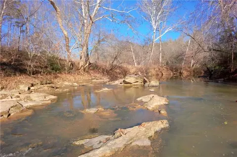 3 Roby Fulk Rd, Pinnacle, NC 27043