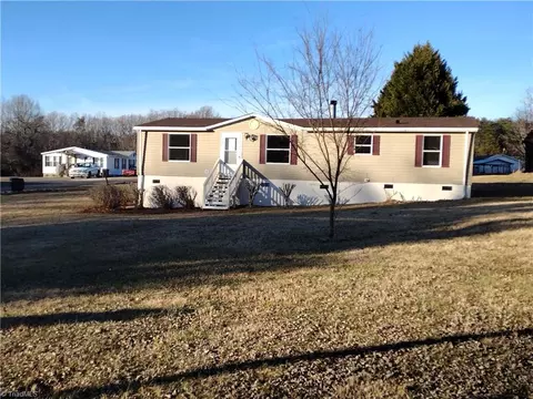 9335 Pearl Dr, Rural Hall, NC 27045