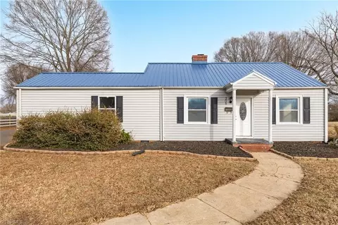 308 Cedar St, Eden, NC 27288