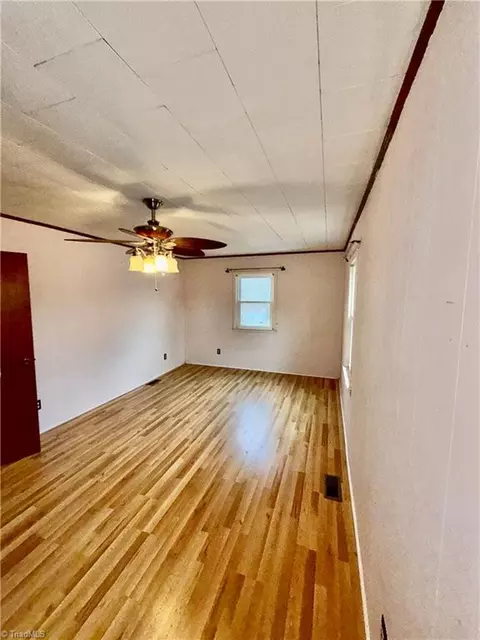 Living - 1105 Springfield Rd, High Point, NC 27263 photo 2 of 2