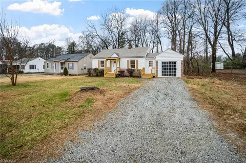 1422 Valley Ridge Dr, High Point, NC 27260